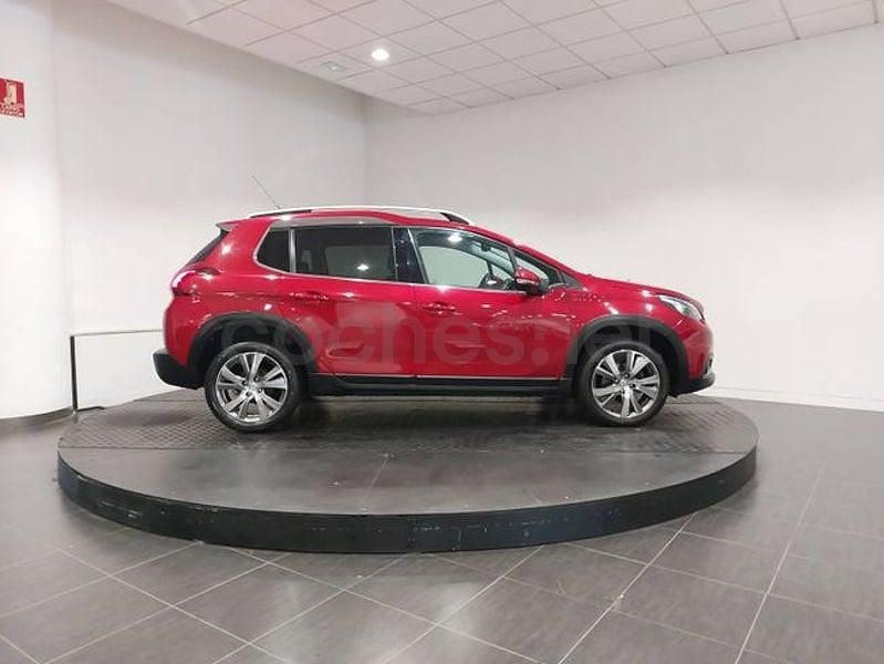 Usado Peugeot 2008 Allure 131 CV (96 kW) 2017 Granate SUV