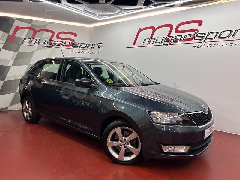 Usado Skoda Rapid Active 90 CV (66 kW) 2015 Negro Utilitario