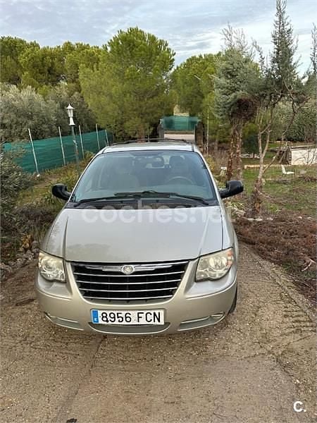 Usado Chrysler Voyager 147 CV (108 kW) 2006 Gris / plata Monovolumen