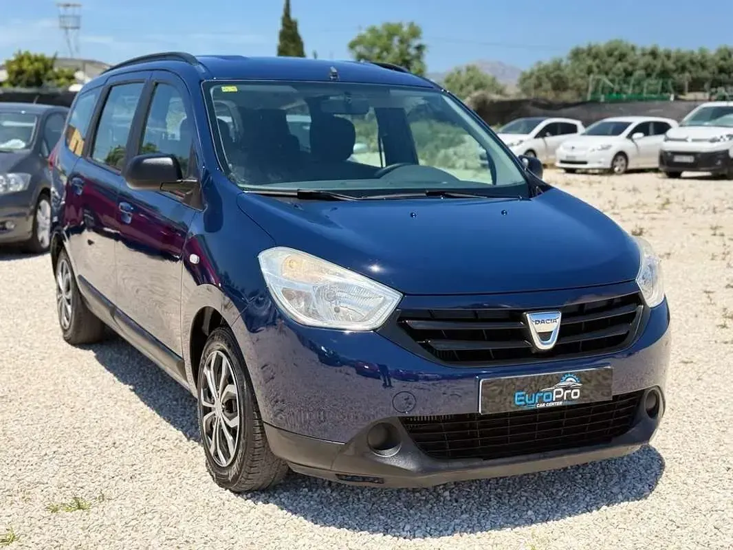 Usado Dacia Lodgy Ambiance 90 CV (66 kW) 2016 Azul Monovolumen