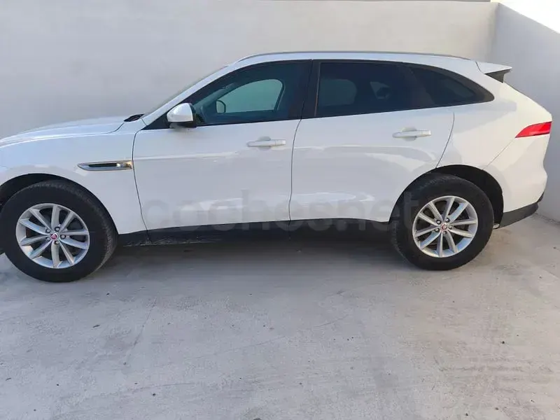 Usado Jaguar F-Pace Portfolio 180 CV (132 kW) 2017 Blanco SUV
