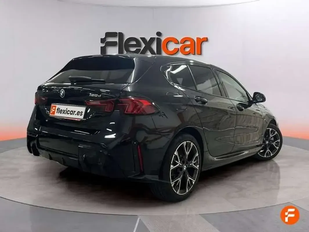 Usado BMW 120 170 CV (125 kW) 2025 Negro Utilitario