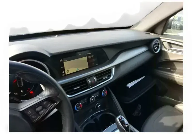 Usado Alfa Romeo Stelvio Veloce 209 CV (153 kW) 2023 Gris SUV