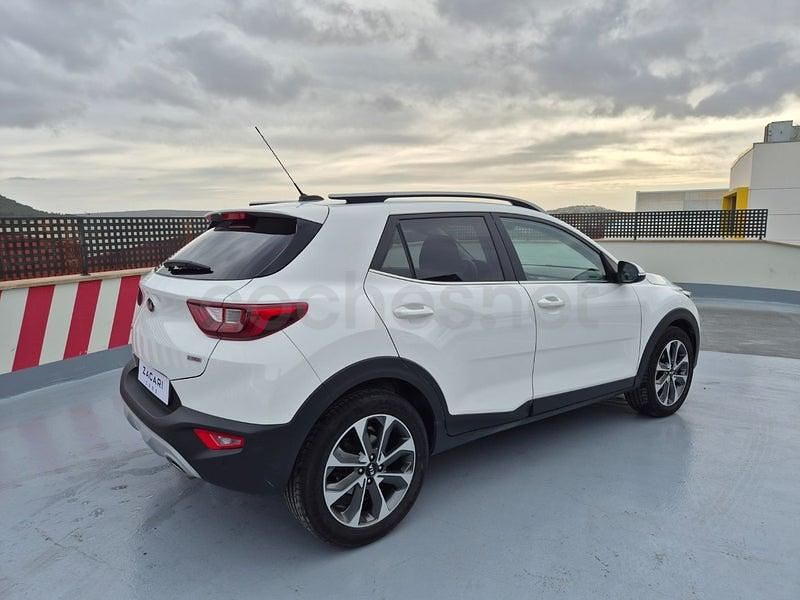 Usado Kia Stonic 120 CV (88 kW) 2018 Blanco SUV