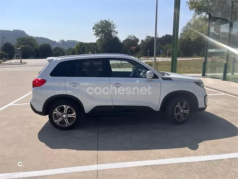 Usado Suzuki Vitara 120 CV (88 kW) 2017 Blanco SUV