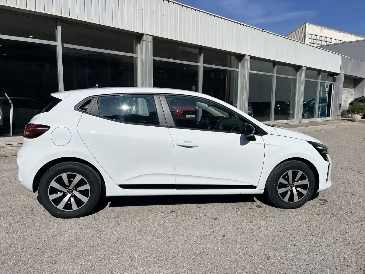 Nuevo Mitsubishi Colt Motion 100 CV (73 kW) 2026 Blanco Utilitario
