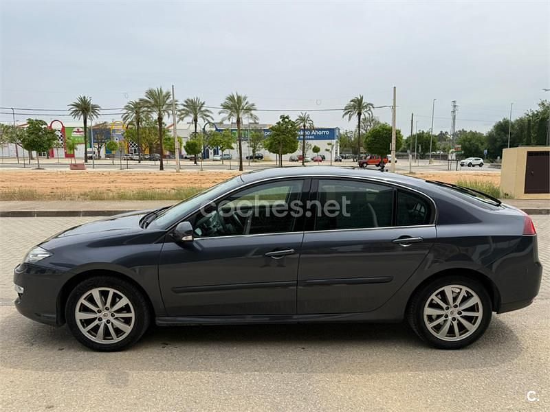 Usado Renault Laguna III Dynamique 110 CV (80 kW) 2012 Gris / plata Berlina