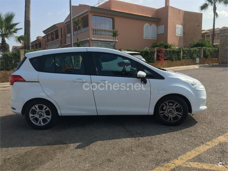 Usado Ford B-MAX Colourline 105 CV (77 kW) 2015 Blanco Monovolumen