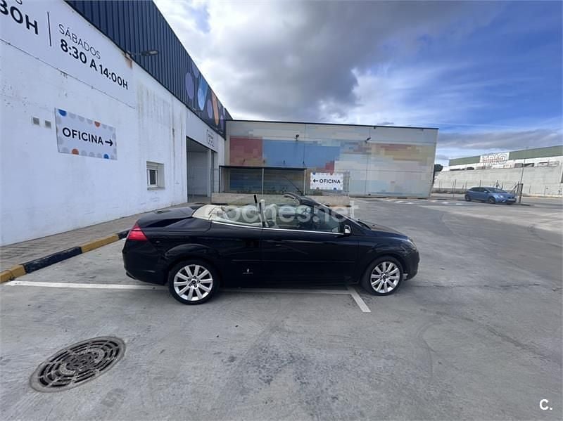 Usado Ford Focus Cabriolet Trend 145 CV (106 kW) 2008 Negro Descapotable