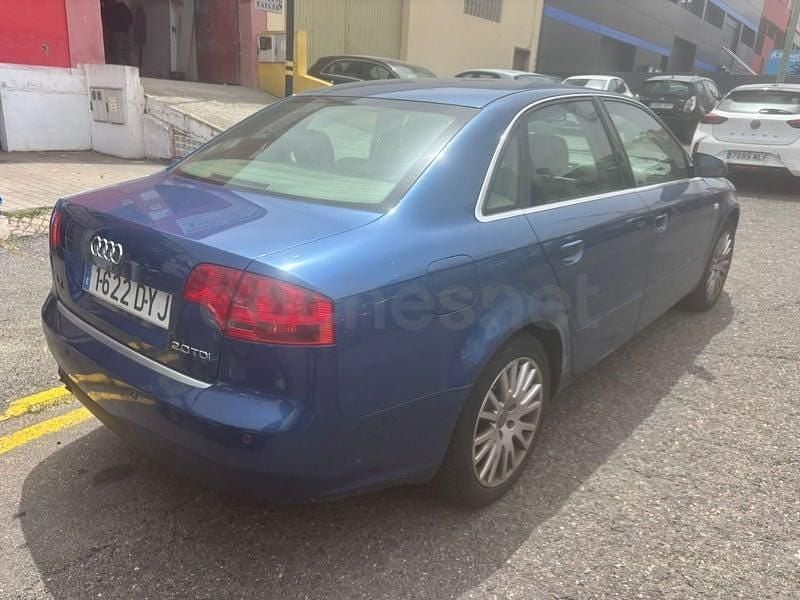 Usado Audi A4 140 HP (102 kW) 2006 Azul Sedan
