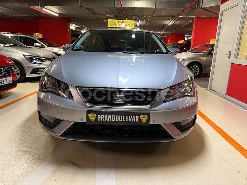 Usado Seat Leon Style 115 CV (84 kW) 2018 Gris / plata Berlina
