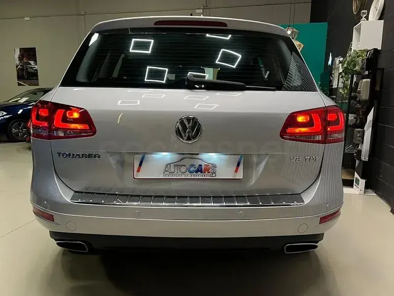 Usado VW Touareg 340 CV (250 kW) 2010 Gris / plata SUV