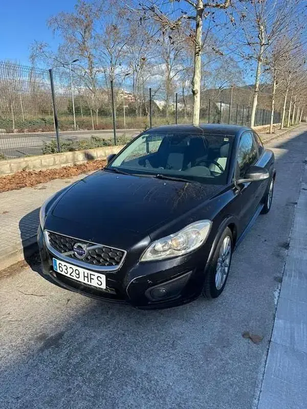 Usado Volvo C30 Momentum 115 CV (84 kW) 2011 Negro Utilitario