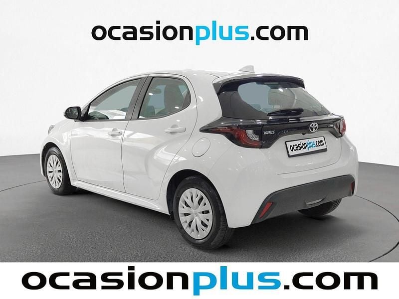 Usado Toyota Yaris Business Edition 69 CV (50 kW) 2023 Blanco Utilitario