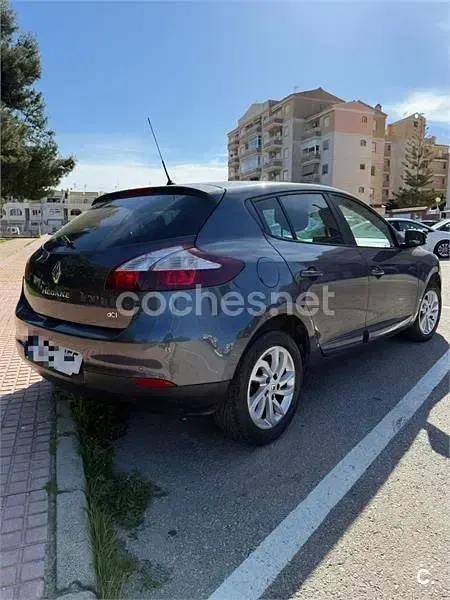 Usado Renault Mégane III LIMITED 110 CV (80 kW) 2015 Negro Berlina