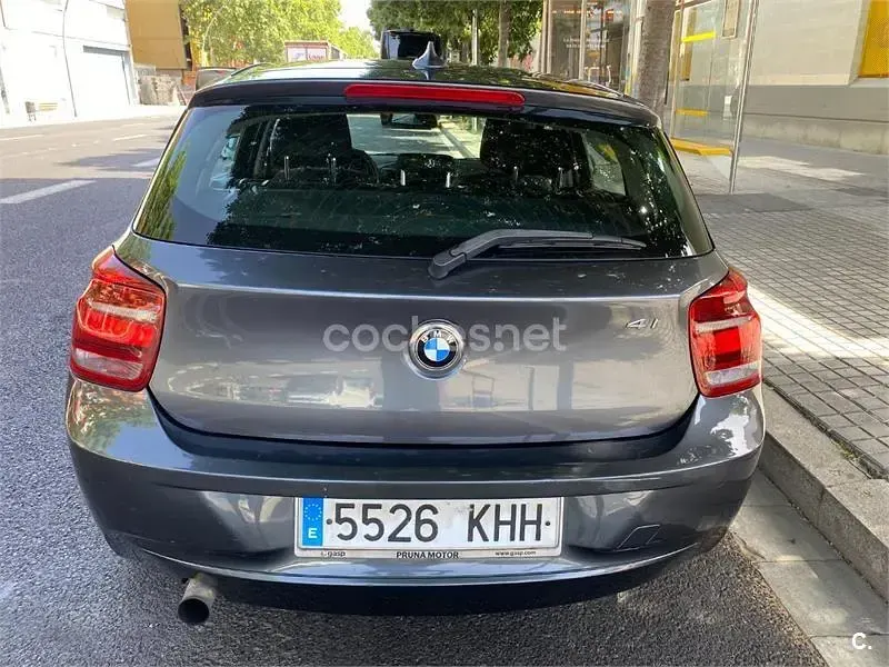 Usado BMW 114 Sport Line 102 CV (75 kW) 2012 Gris / plata Utilitario