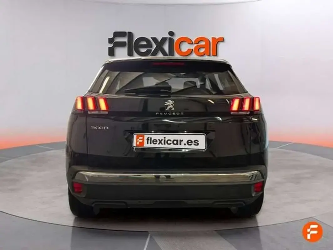 Usado Peugeot 3008 Allure 131 CV (96 kW) 2023 Negro SUV