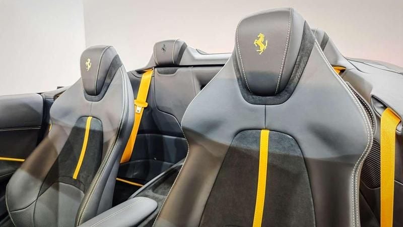 Usado Ferrari Roma 620 CV (456 kW) 2025 Gris Coupe