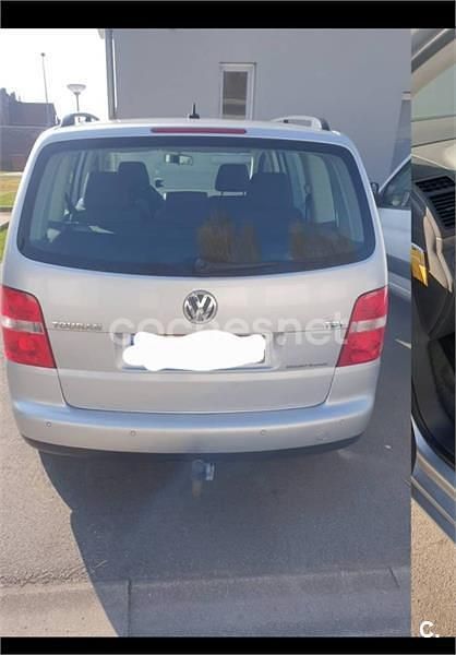 Usado VW Touran Advance 105 CV (77 kW) 2006 Gris / plata Monovolumen