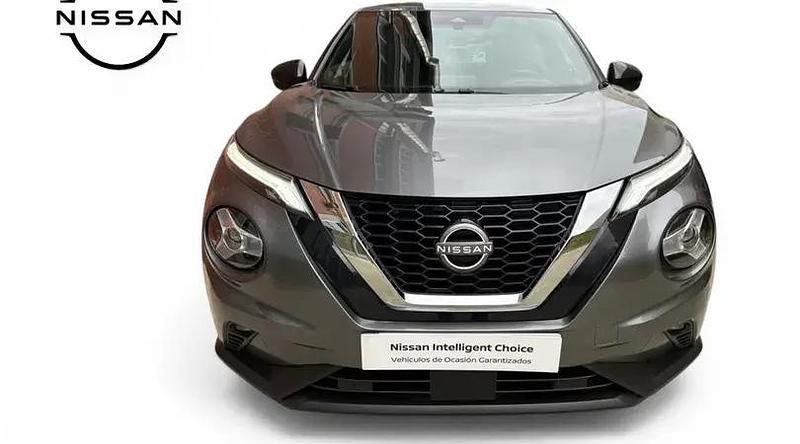 Usado Nissan Juke N-Connecta 114 CV (83 kW) 2023 Skline grey (metalizado) SUV