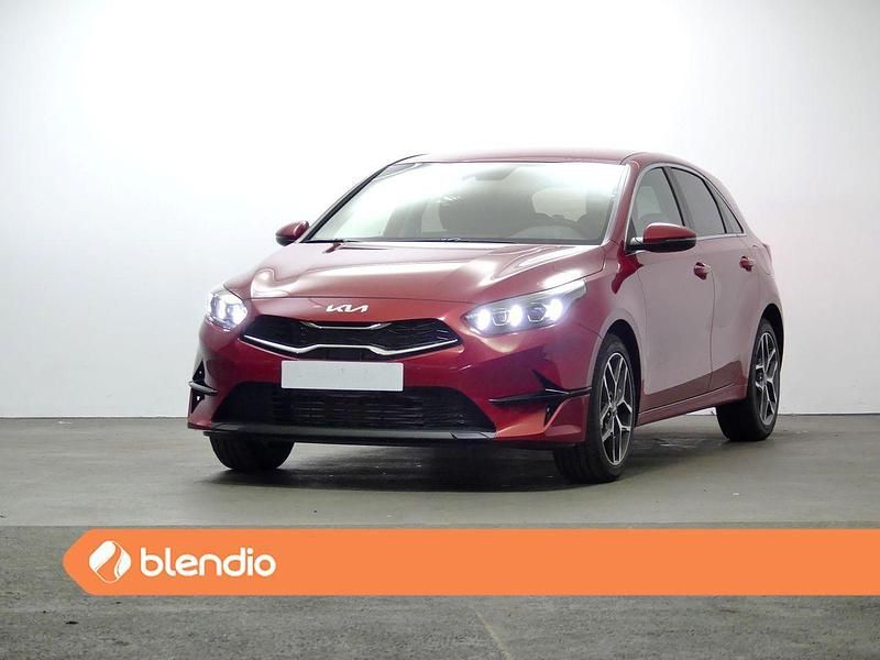 Usado Kia Ceed 136 CV (100 kW) 2023 Rojo Utilitario