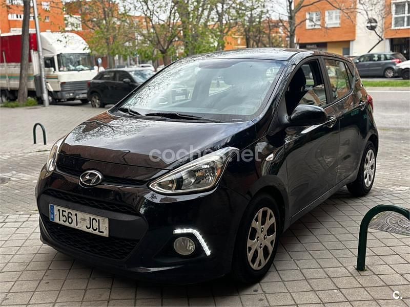 Usado Hyundai i10 66 CV (48 kW) 2015 Negro Utilitario