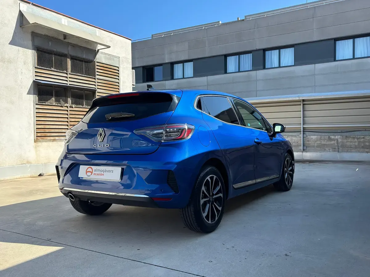 Usado Renault Clio V Techno 90 CV (66 kW) 2025 Azul Berlina