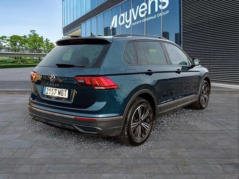 Usado VW Tiguan Life 150 CV (110 kW) 2022 Azul SUV