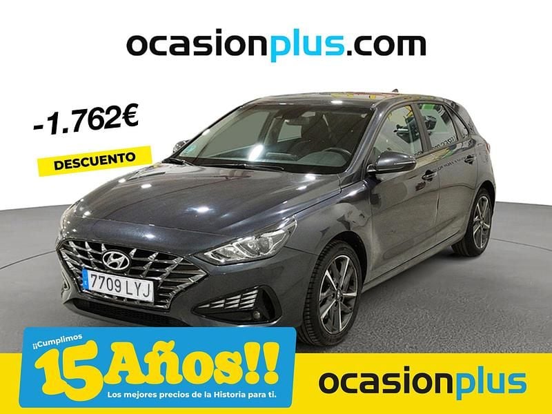 Gris Usado 2022 Hyundai i30 Berlina | 16.090 € (Precio justo) - Imagen 1/4