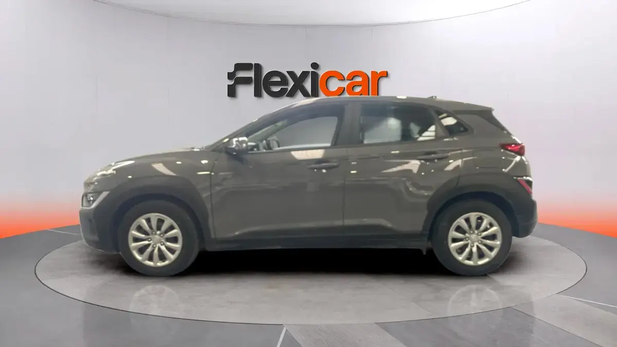 Usado Hyundai Kona 120 CV (88 kW) 2022 Gris SUV