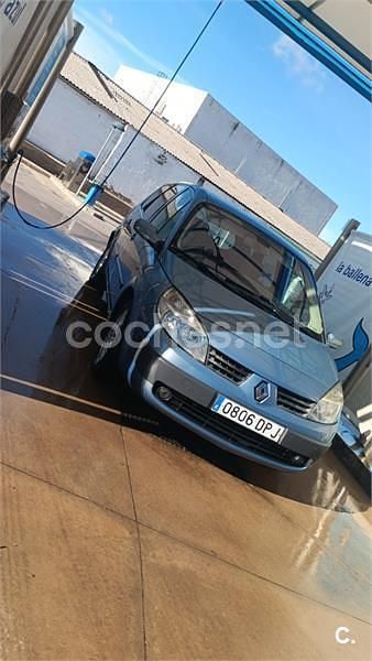 Usado Renault Grand Scénic II Dynamique 130 CV (95 kW) 2005 Azul Monovolumen