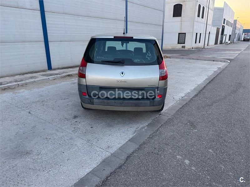 Usado Renault Scénic II Privilege 150 CV (110 kW) 2008 Beige Monovolumen