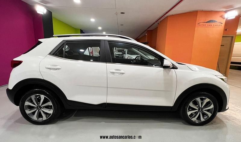 Usado Kia Stonic 100 CV (73 kW) 2021 Blanco SUV