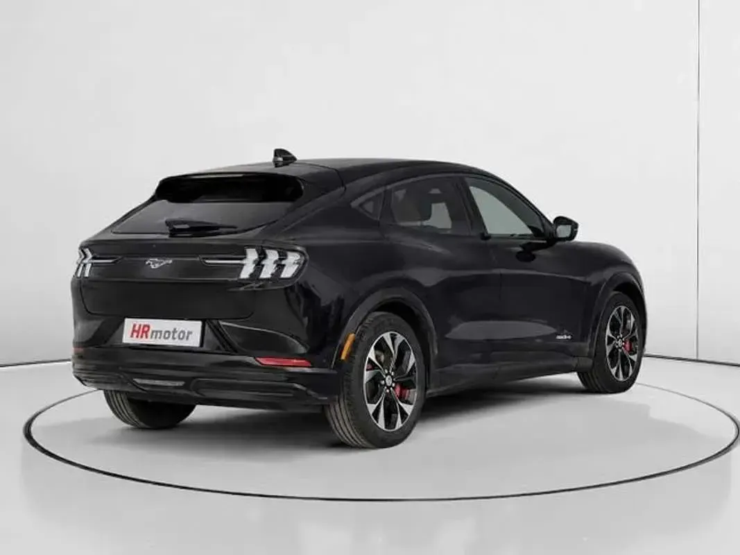 Usado Ford Mustang Mach-E 197 kW (269 CV) 2023 Negro SUV