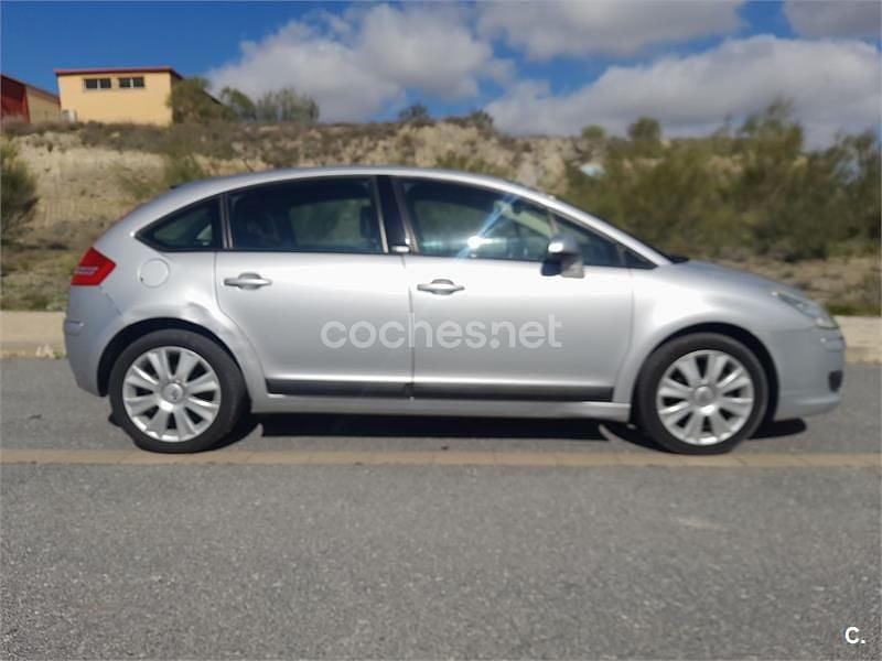 Usado Citroën C4 Exclusive 110 CV (80 kW) 2005 Gris / plata Berlina
