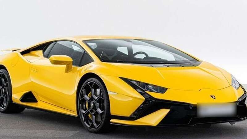 Amarillo Nuevo 2024 Lamborghini Huracán Coupe | 373.900 € (Caro) - Imagen 1/4