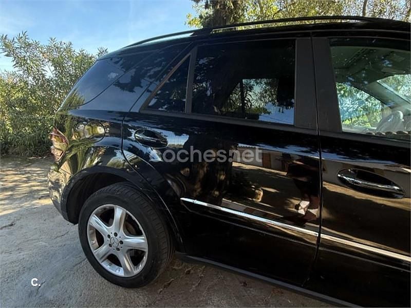 Usado Mercedes ML350 272 CV (200 kW) 2005 Negro SUV