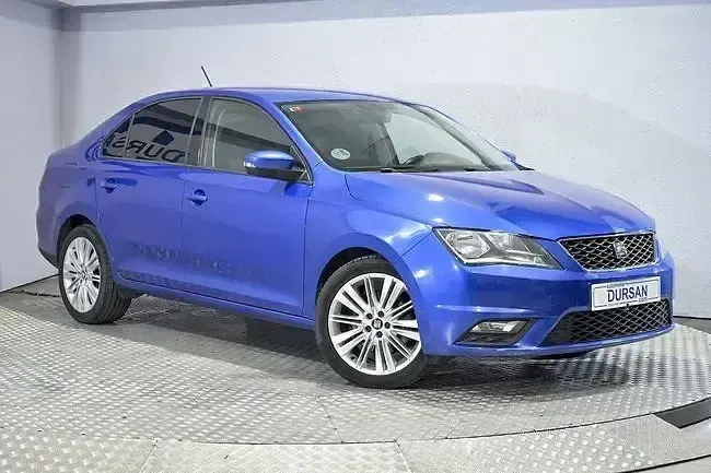 Usado Seat Toledo Style 110 CV (80 kW) 2016 Azul Utilitario
