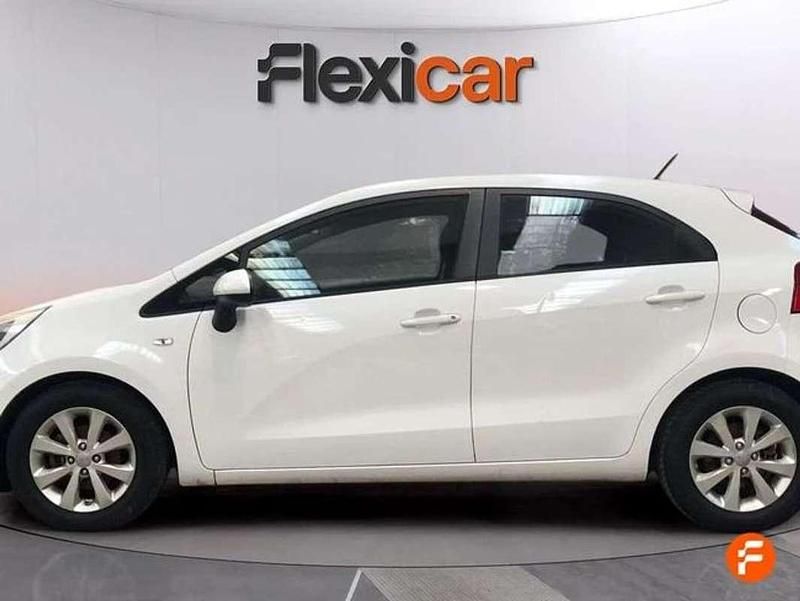 Usado Kia Rio 86 CV (63 kW) 2014 Blanco Utilitario