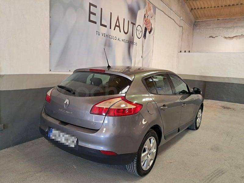 Usado Renault Mégane 110 CV (80 kW) 2011 Beige Berlina