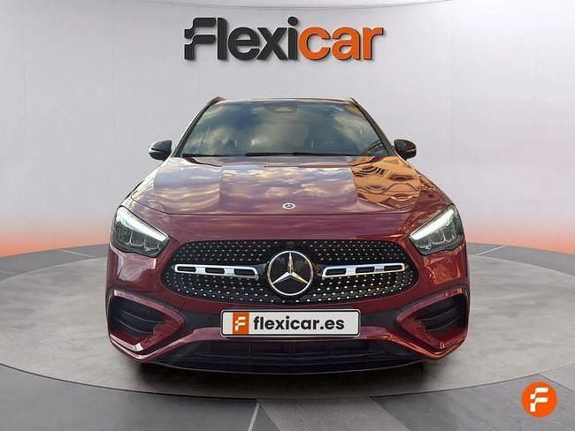 Usado Mercedes GLA200 150 CV (110 kW) 2025 Rojo SUV