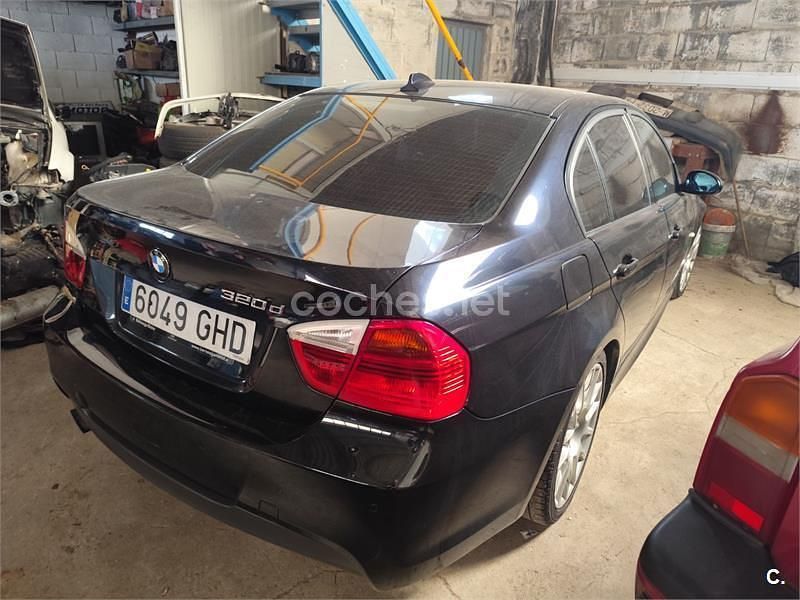 Käytetty BMW 320 Sport Line 163 HP (119 kW) 2008 Musta Sedan