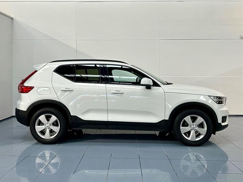 Usado Volvo XC40 Momentum 129 CV (94 kW) 2020 Blanco SUV