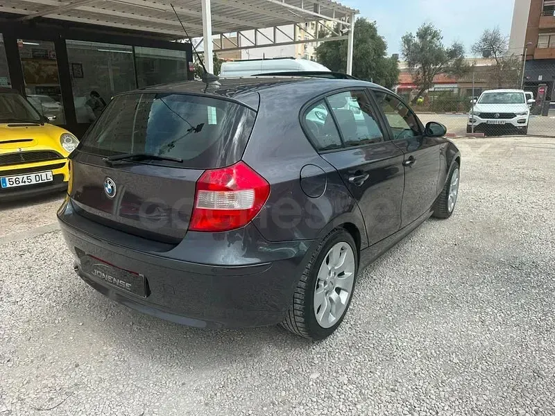 Usado BMW 120 150 CV (110 kW) 2005 Gris / plata Utilitario
