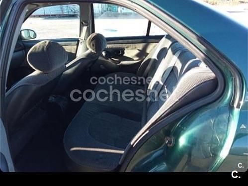 Usado Peugeot 406 112 CV (82 kW) 1998 Verde Berlina