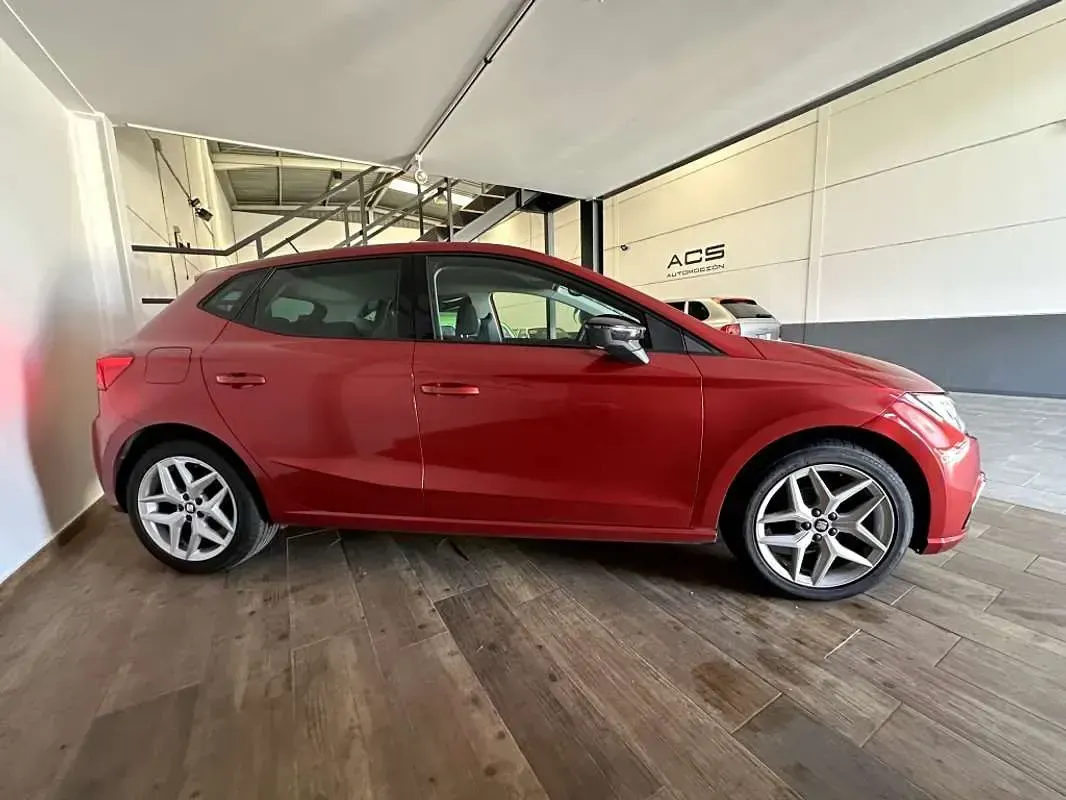 Usado Seat Ibiza FR 90 CV (66 kW) 2020 Rojo Utilitario
