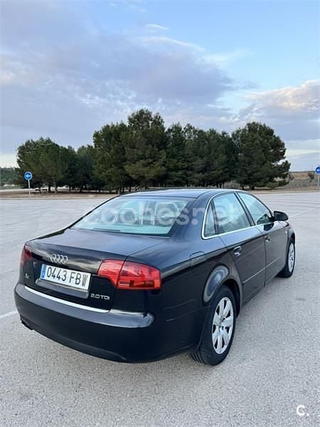 Usado Audi A4 140 CV (102 kW) 2006 Negro Berlina