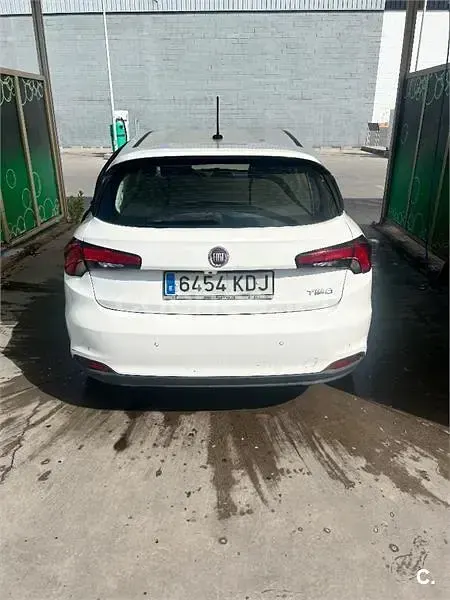 Usado Fiat Tipo Lounge 95 CV (69 kW) 2017 Blanco Berlina
