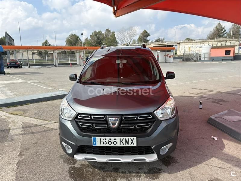 Usado Dacia Dokker 90 CV (66 kW) 2018 Gris / plata Monovolumen