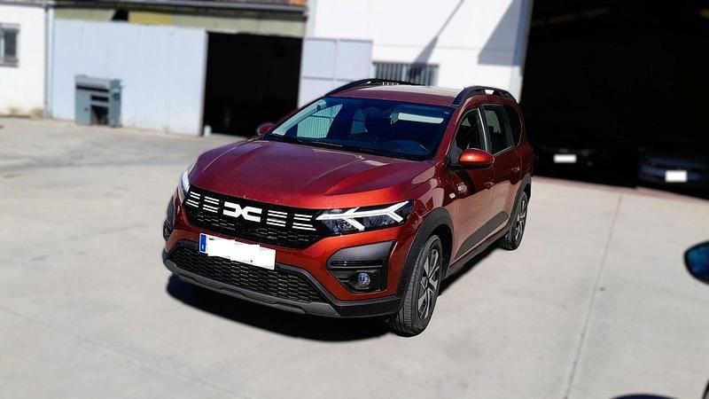 Usado Dacia Jogger Expression 110 CV (80 kW) 2025 Verde Monovolumen